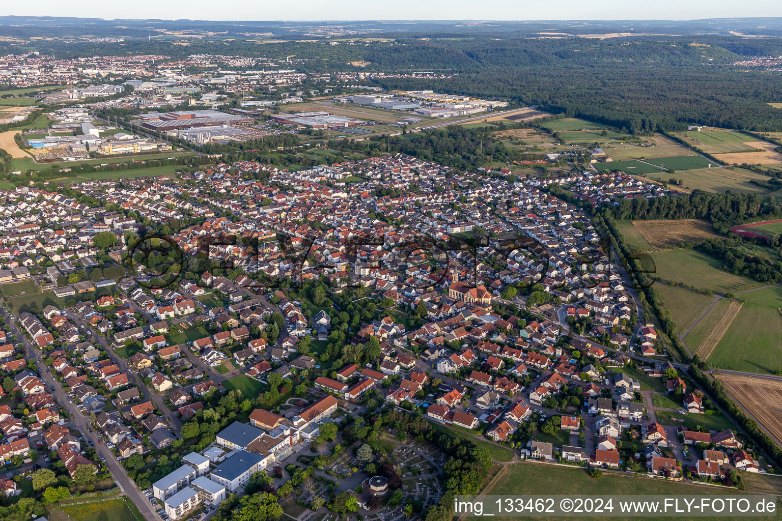 Vue oblique de Quartier Karlsdorf in Karlsdorf-Neuthard dans le département Bade-Wurtemberg, Allemagne