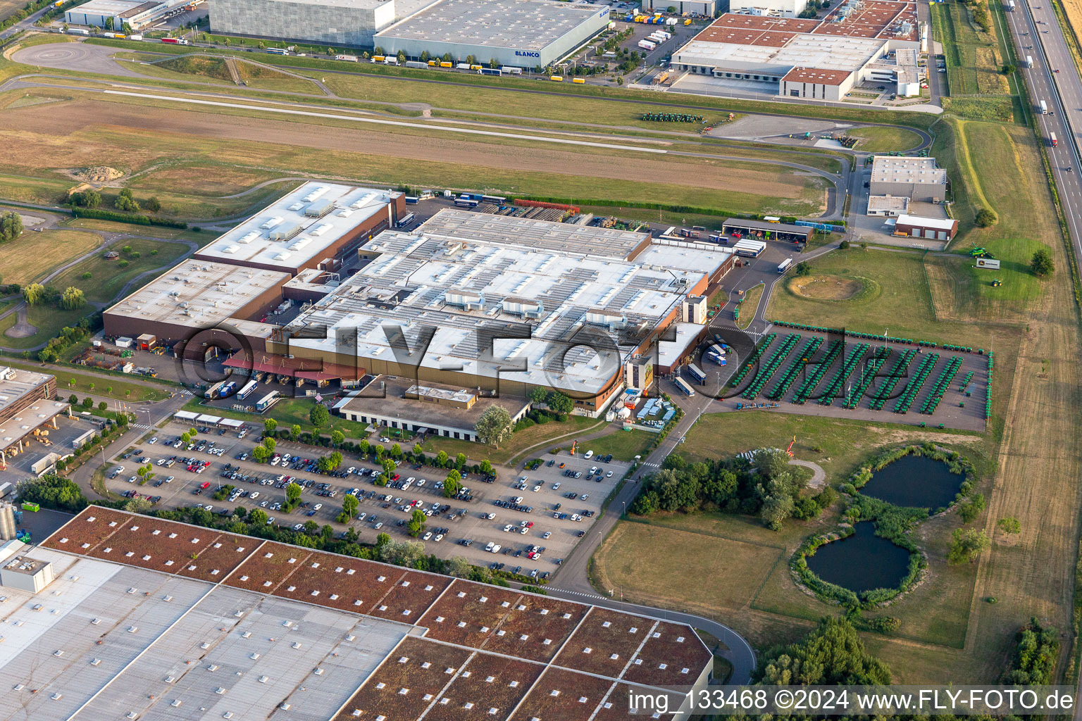 Vue aérienne de Usine John Deere Bruchsal à Bruchsal dans le département Bade-Wurtemberg, Allemagne