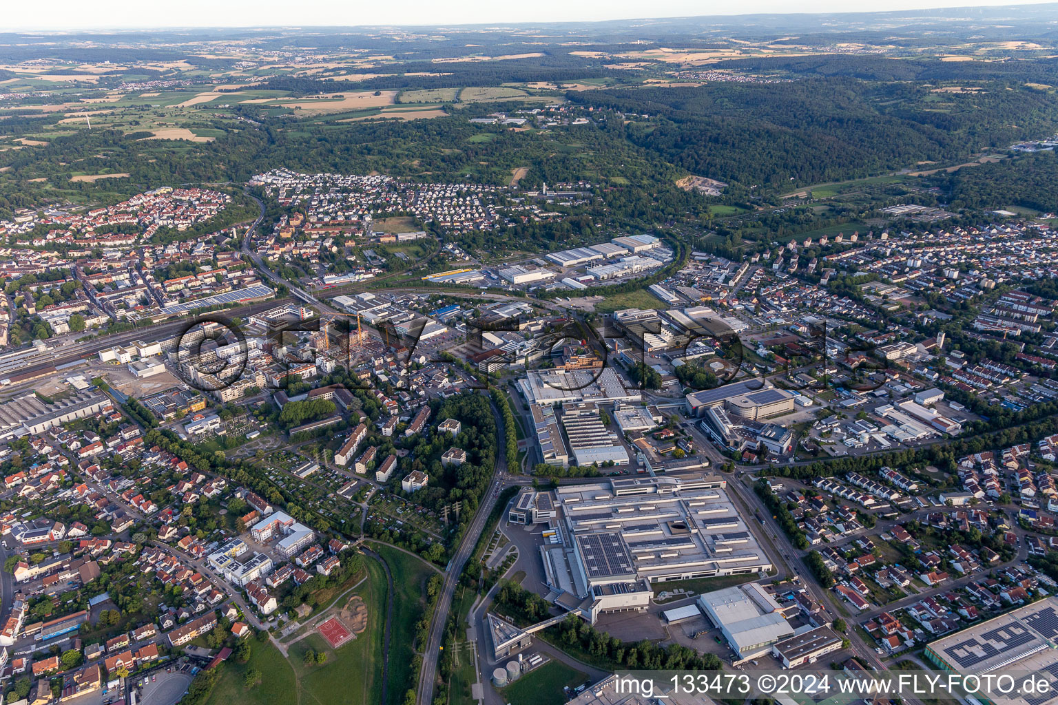 Vue aérienne de SEW Eurodrive grande usine de boîtes de vitesses et usine d'électronique à Bruchsal dans le département Bade-Wurtemberg, Allemagne