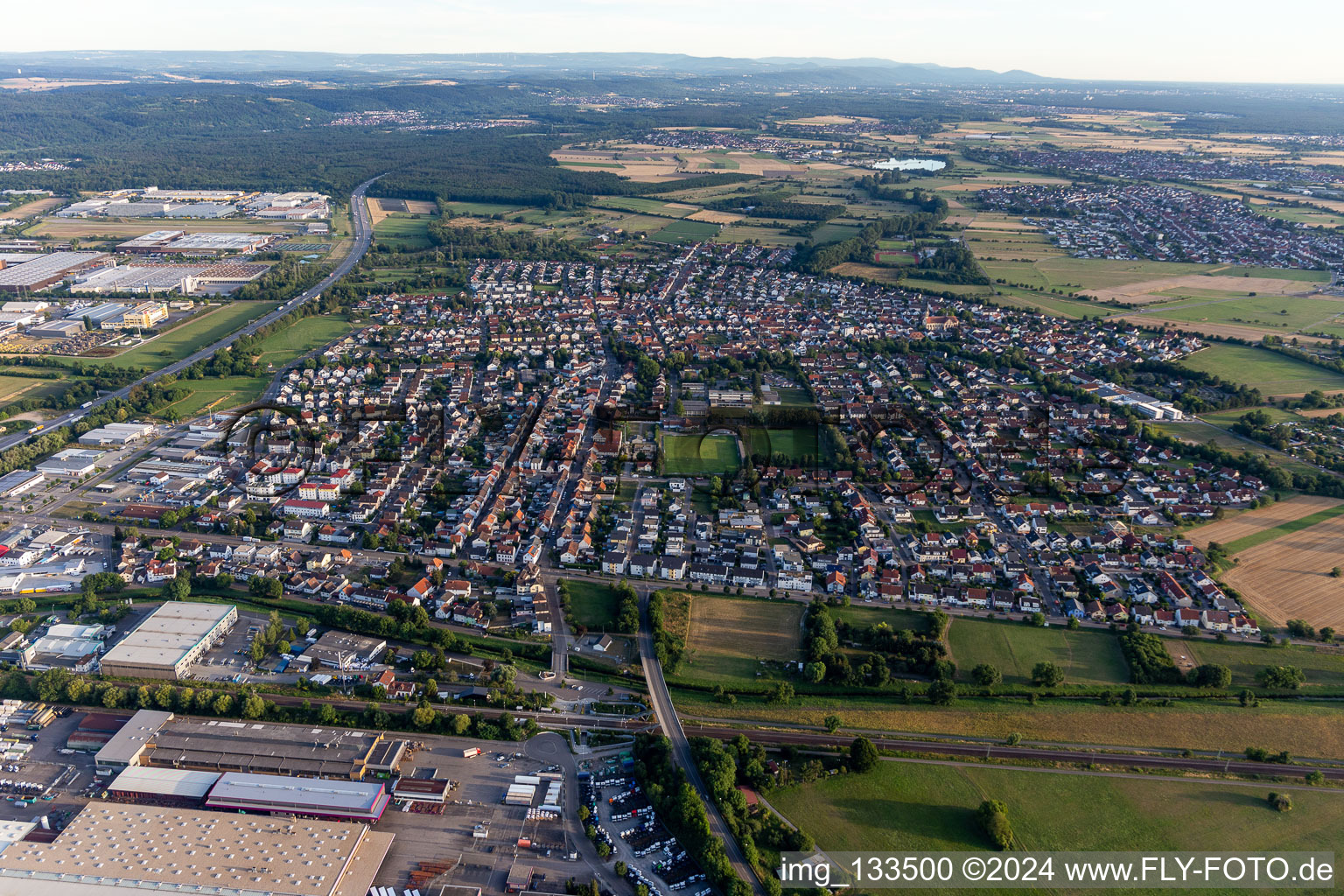 Quartier Karlsdorf in Karlsdorf-Neuthard dans le département Bade-Wurtemberg, Allemagne hors des airs