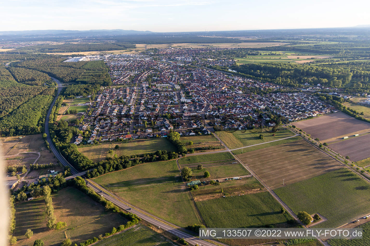 Quartier Neudorf in Graben-Neudorf dans le département Bade-Wurtemberg, Allemagne depuis l'avion