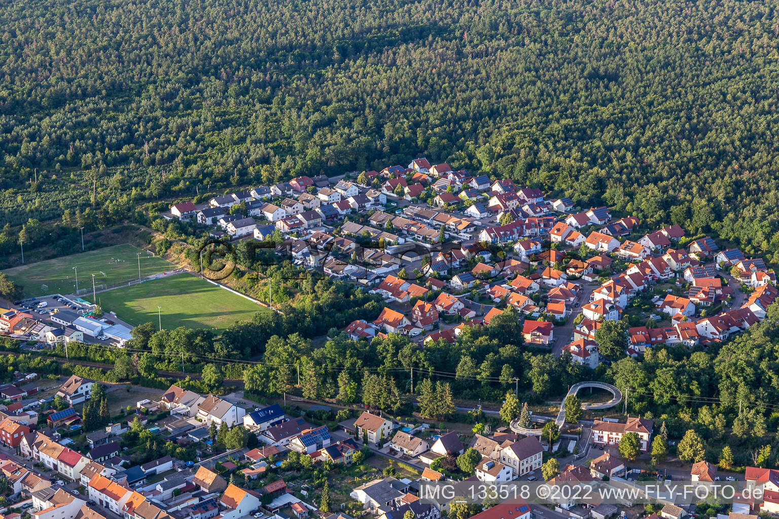 Quartier Huttenheim in Philippsburg dans le département Bade-Wurtemberg, Allemagne vu d'un drone