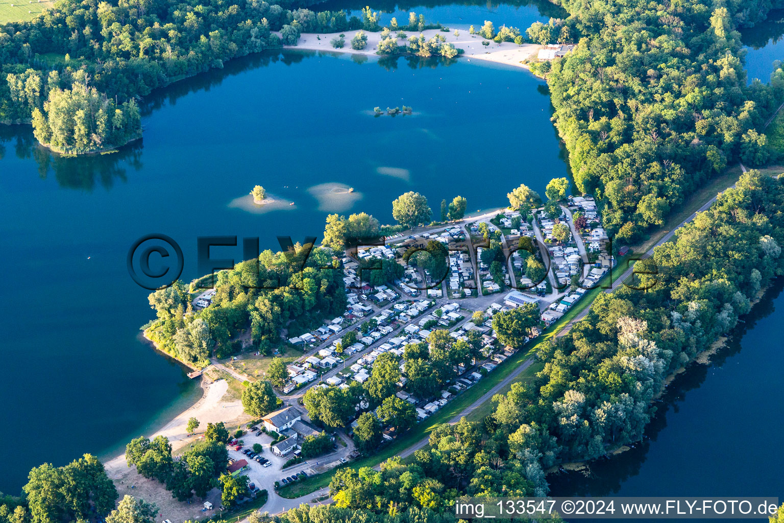 Vue aérienne de Lac de baignade Lingenfeld à Lingenfeld dans le département Rhénanie-Palatinat, Allemagne