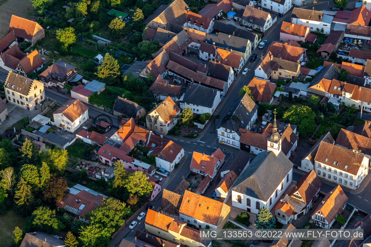 Westheim dans le département Rhénanie-Palatinat, Allemagne du point de vue du drone