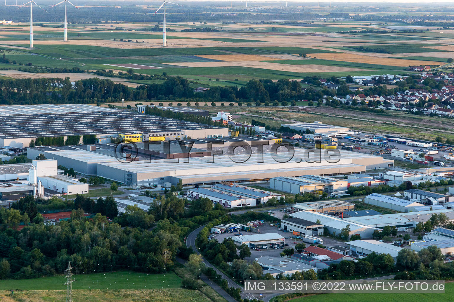 Vue aérienne de Parc d'activités Interpark avec IMEXCO Minerals GmbH à Offenbach an der Queich dans le département Rhénanie-Palatinat, Allemagne