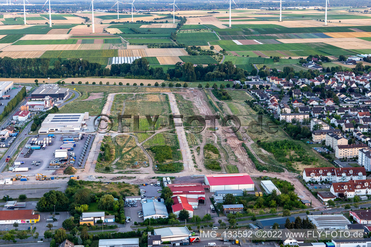 Vue aérienne de Zone d'expansion du parc d'activités Interpark à Offenbach an der Queich dans le département Rhénanie-Palatinat, Allemagne