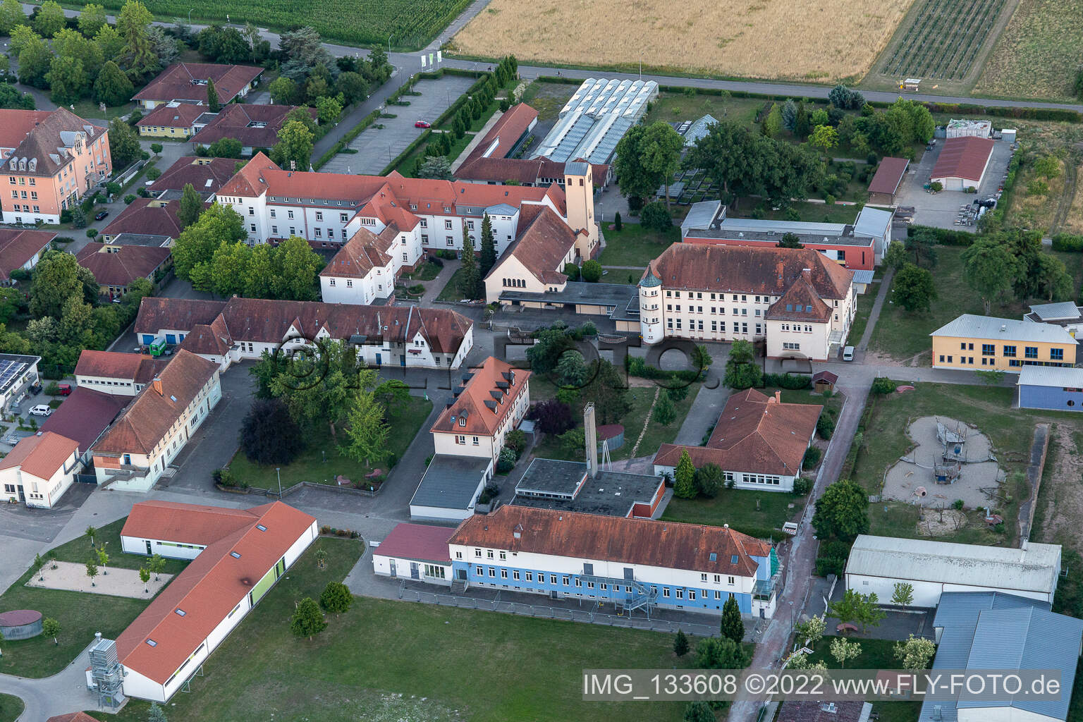 Vue aérienne de Ecole spéciale de Landau - école avec développement moteur FSP à Landau in der Pfalz dans le département Rhénanie-Palatinat, Allemagne