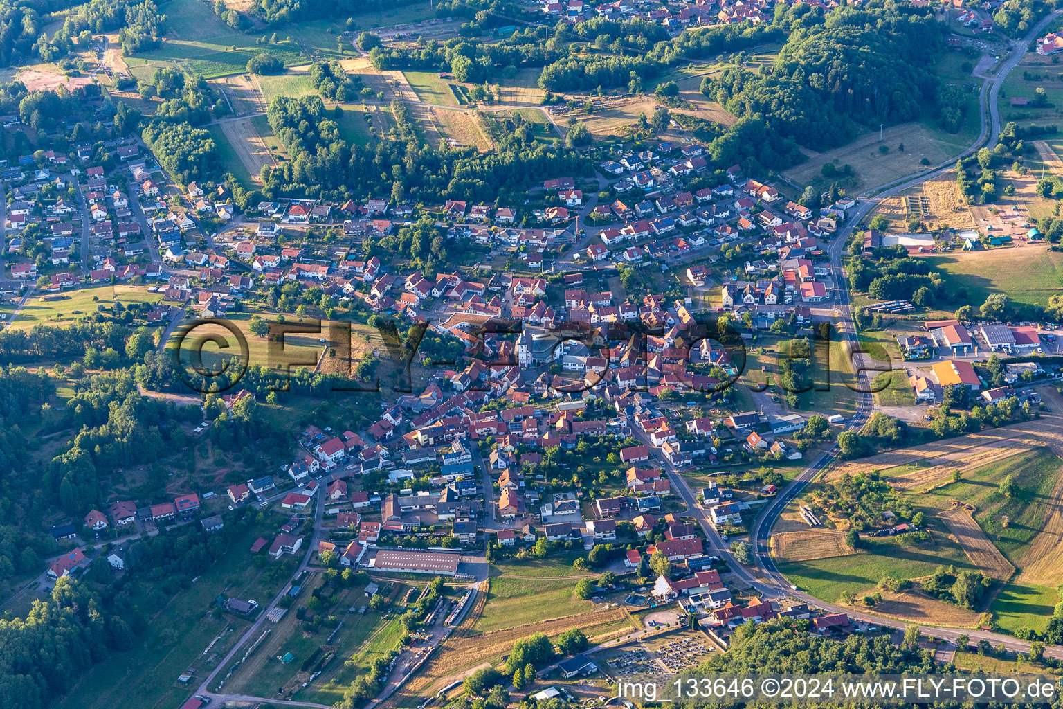 Quartier Gossersweiler in Gossersweiler-Stein dans le département Rhénanie-Palatinat, Allemagne vue du ciel