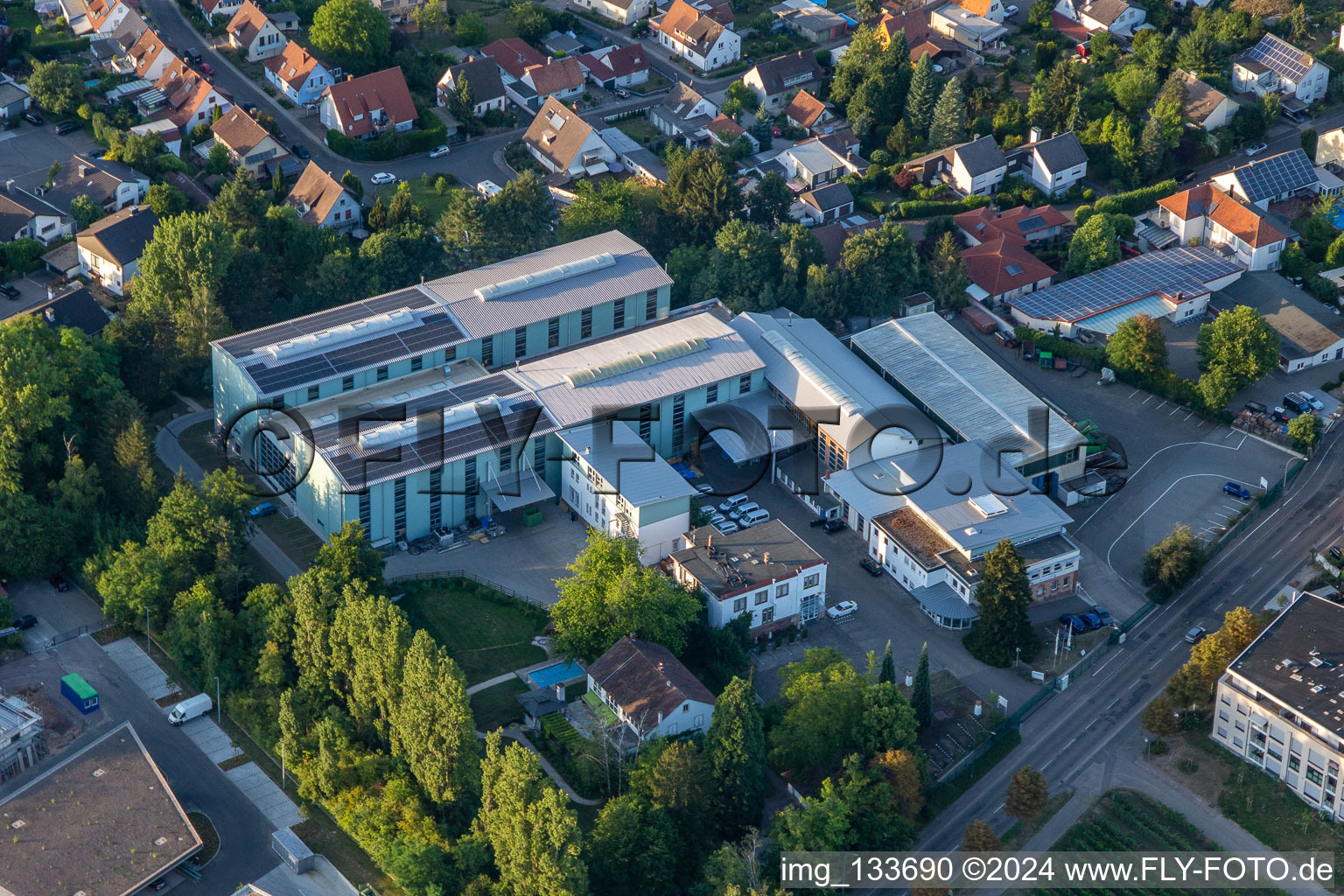 Vue aérienne de Wickert Maschinenbau GmbH à Wollmesheimer Höhe à Landau in der Pfalz dans le département Rhénanie-Palatinat, Allemagne