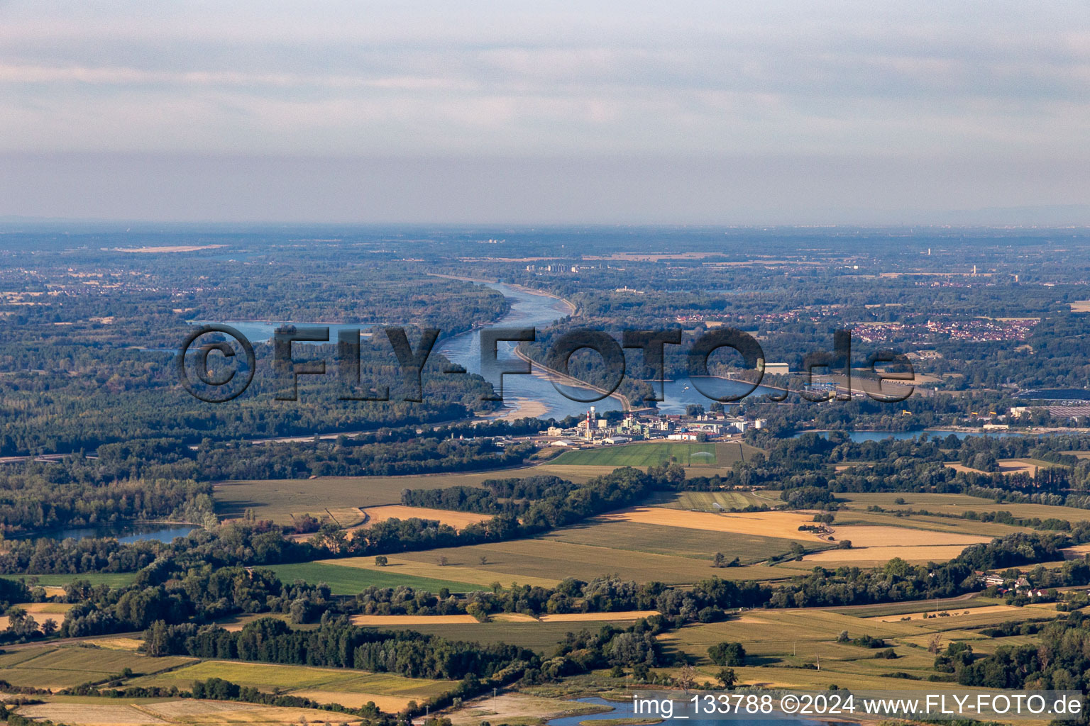 Vue aérienne de Additifs pour huile DOW SAS m Evonik à Lauterbourg dans le département Bas Rhin, France