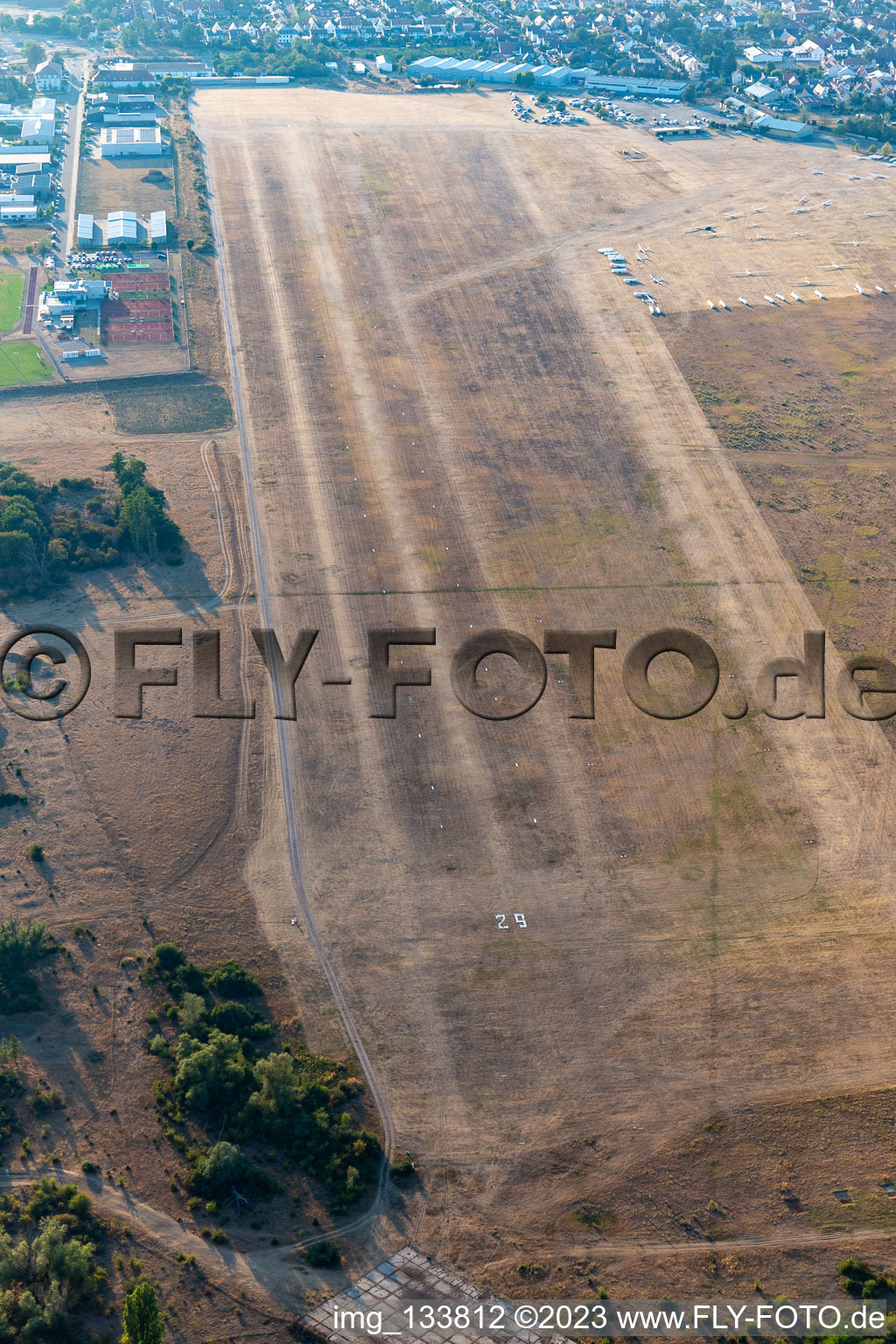 Vue aérienne de Réunion planeur à l'aérodrome de Lachen - Speyerdorf à le quartier Speyerdorf in Neustadt an der Weinstraße dans le département Rhénanie-Palatinat, Allemagne