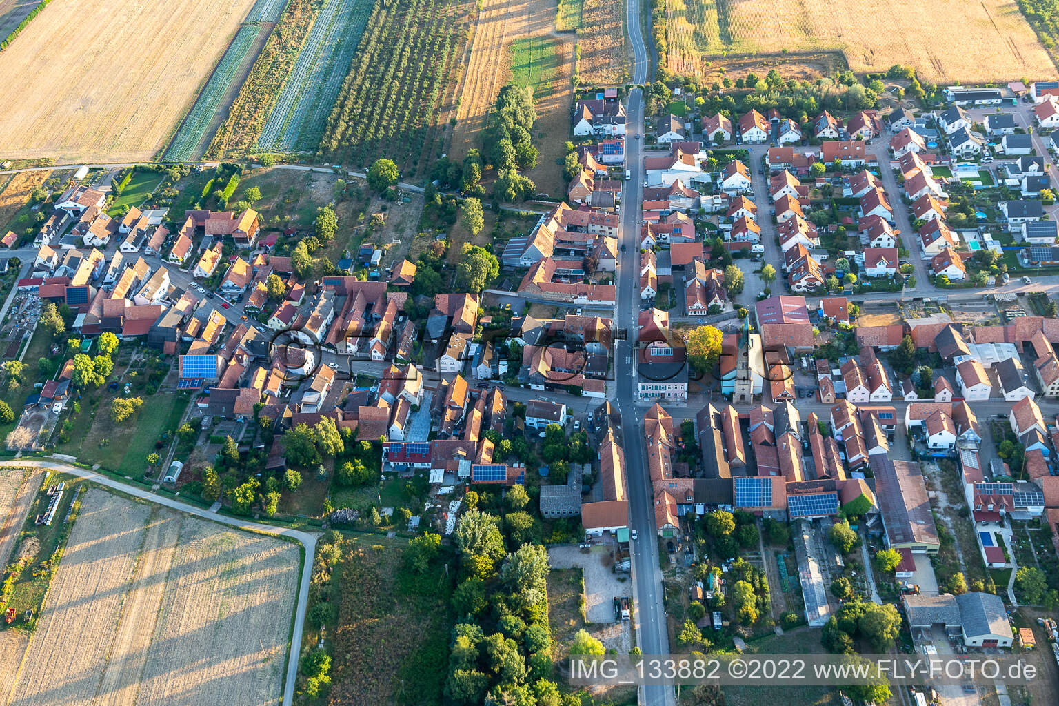 Enregistrement par drone de Erlenbach bei Kandel dans le département Rhénanie-Palatinat, Allemagne