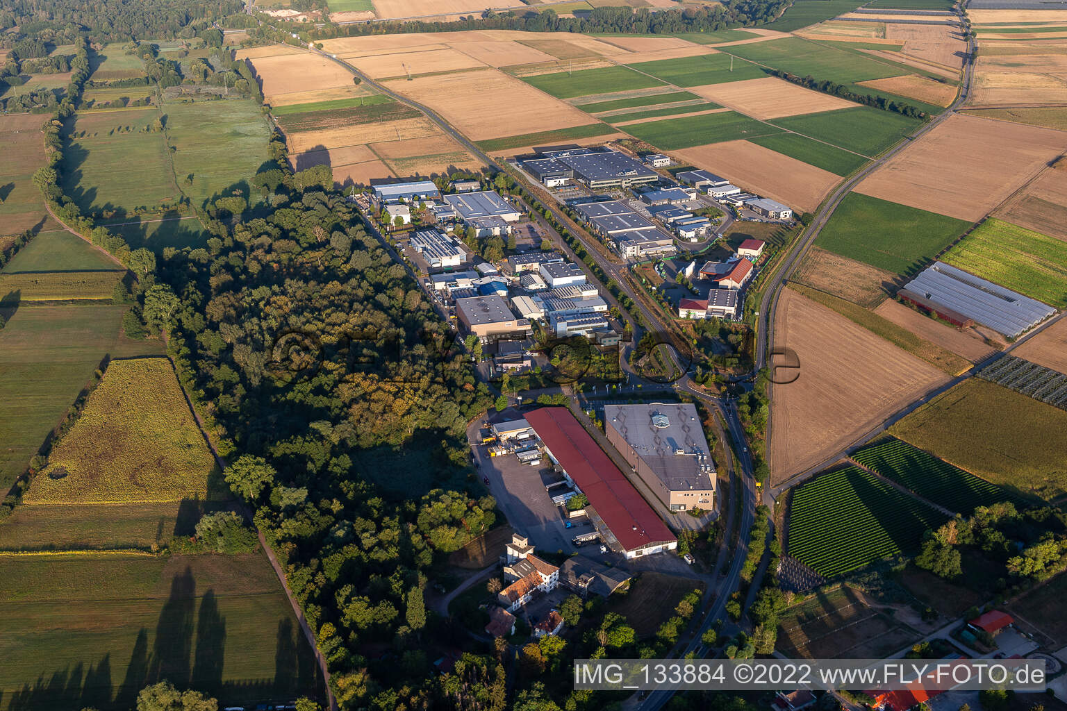 Vue aérienne de Magasin de meubles Weber dans le parc d'activités de l'Ouest à le quartier Herxheim in Herxheim bei Landau dans le département Rhénanie-Palatinat, Allemagne