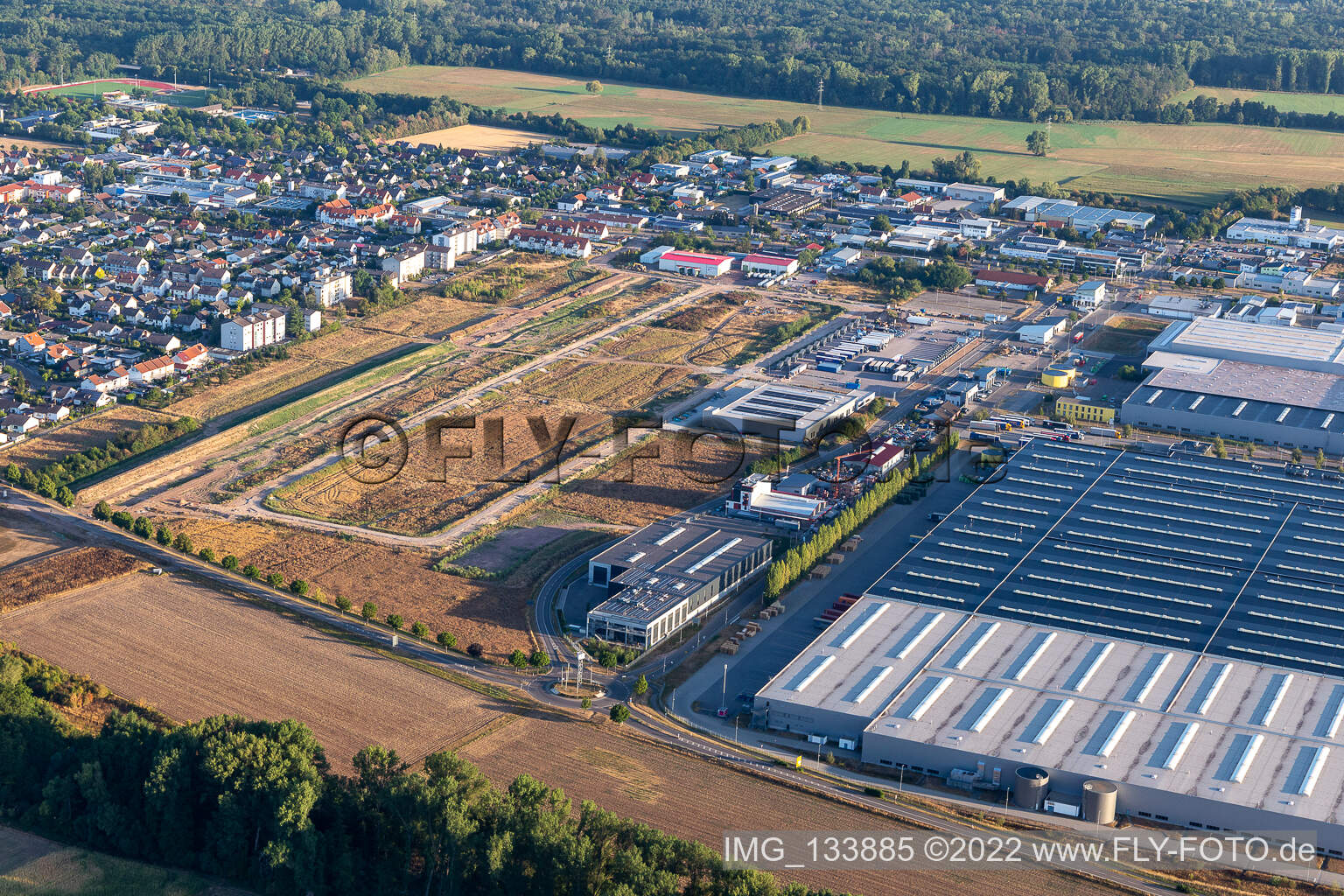 Vue aérienne de Zone d'agrandissement de l'Interpark à le quartier Offenbach in Offenbach an der Queich dans le département Rhénanie-Palatinat, Allemagne