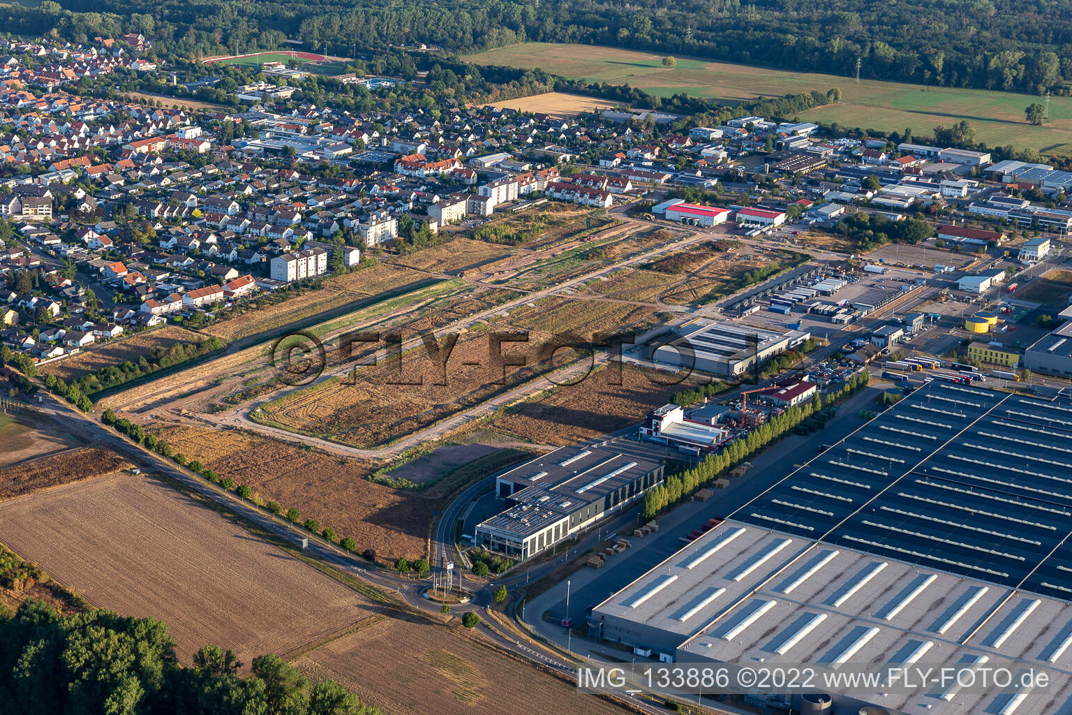 Vue aérienne de Zone d'agrandissement de l'Interpark à Offenbach an der Queich dans le département Rhénanie-Palatinat, Allemagne