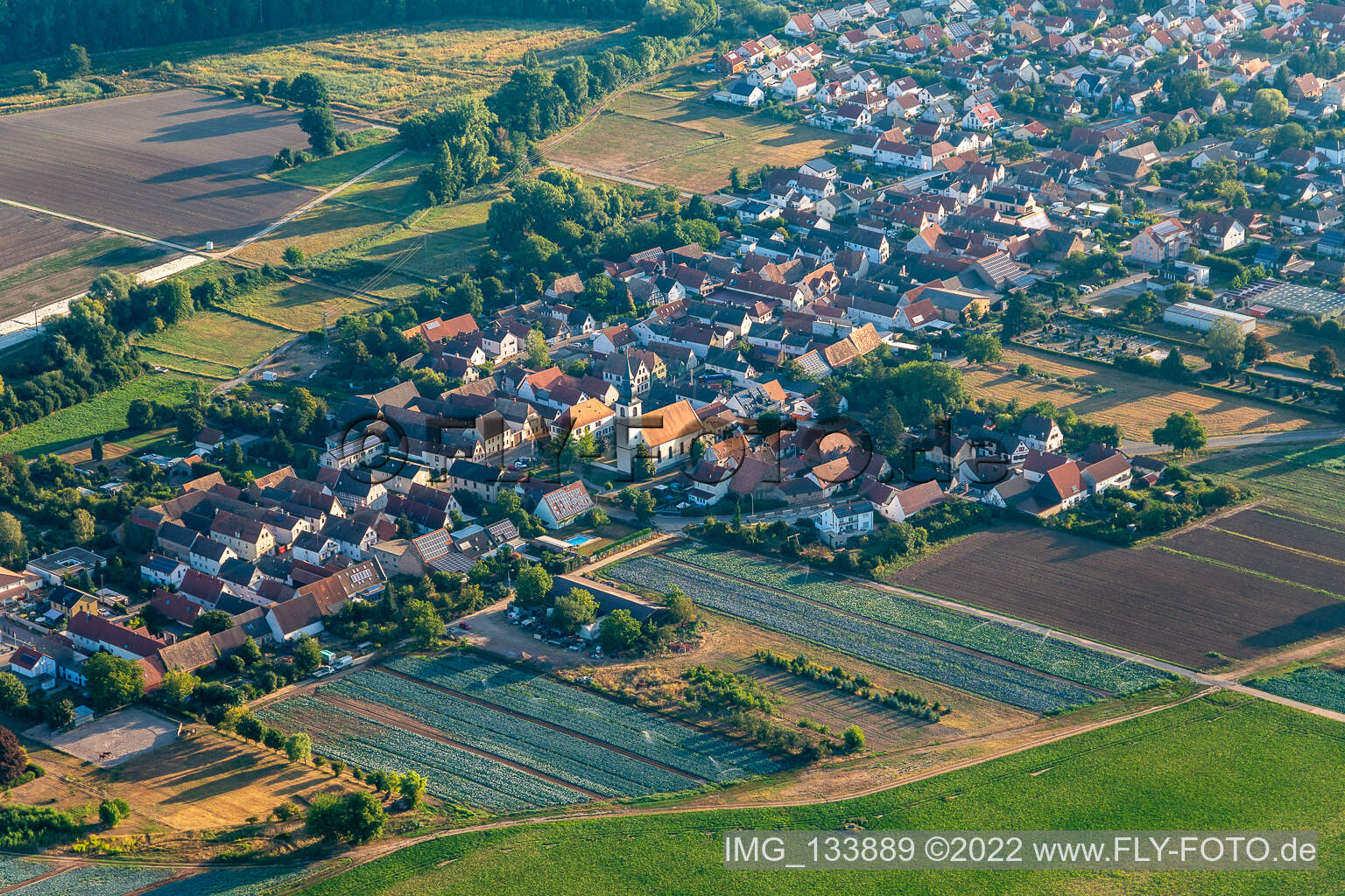 Freisbach dans le département Rhénanie-Palatinat, Allemagne vu d'un drone