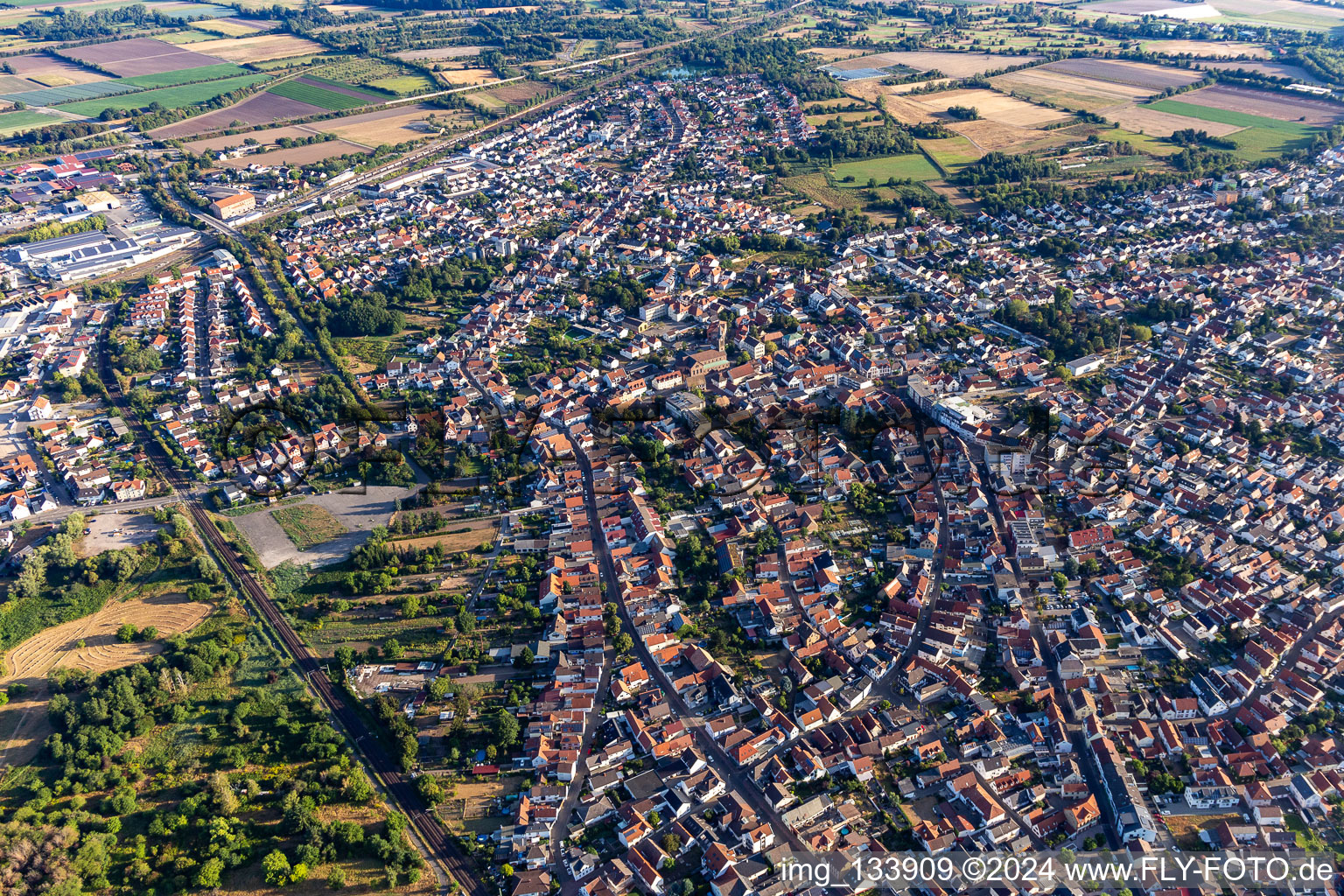 Photographie aérienne de Schifferstadt dans le département Rhénanie-Palatinat, Allemagne