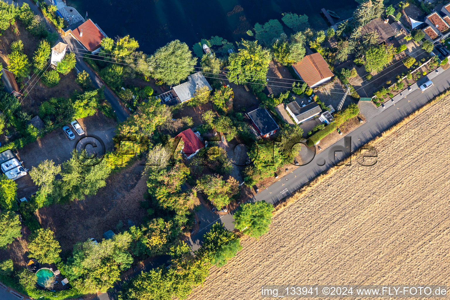 Vue aérienne de Zone de loisirs Blue Adria, Mittelweg, Adriastraße à Altrip dans le département Rhénanie-Palatinat, Allemagne