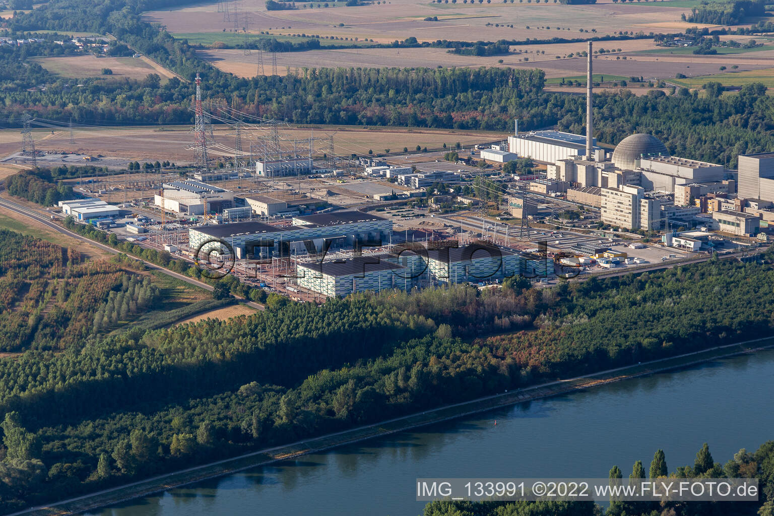Vue aérienne de TransnetBW GmbH, sous-station à courant continu sur le site de la centrale nucléaire déclassée Philippsburg à Philippsburg dans le département Bade-Wurtemberg, Allemagne