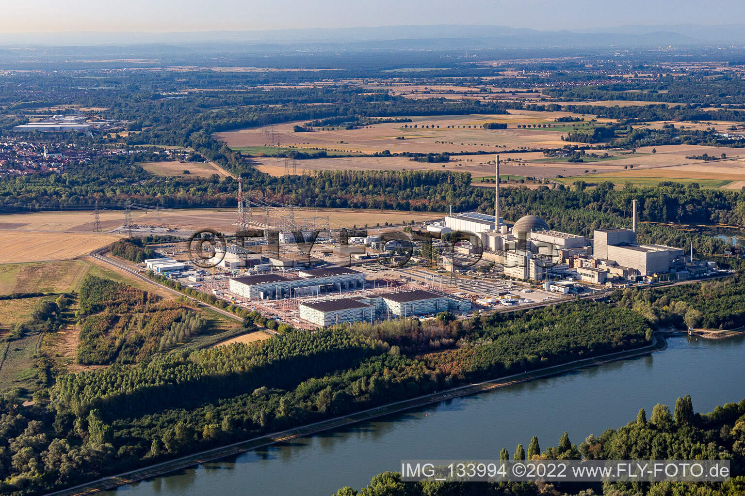 Photographie aérienne de TransnetBW GmbH, sous-station à courant continu sur le site de la centrale nucléaire déclassée Philippsburg à Philippsburg dans le département Bade-Wurtemberg, Allemagne