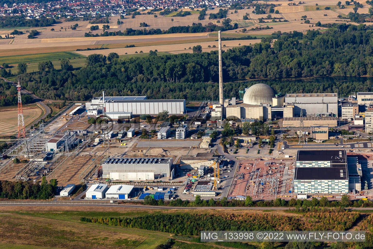 TransnetBW GmbH, sous-station à courant continu sur le site de la centrale nucléaire déclassée Philippsburg à Philippsburg dans le département Bade-Wurtemberg, Allemagne hors des airs