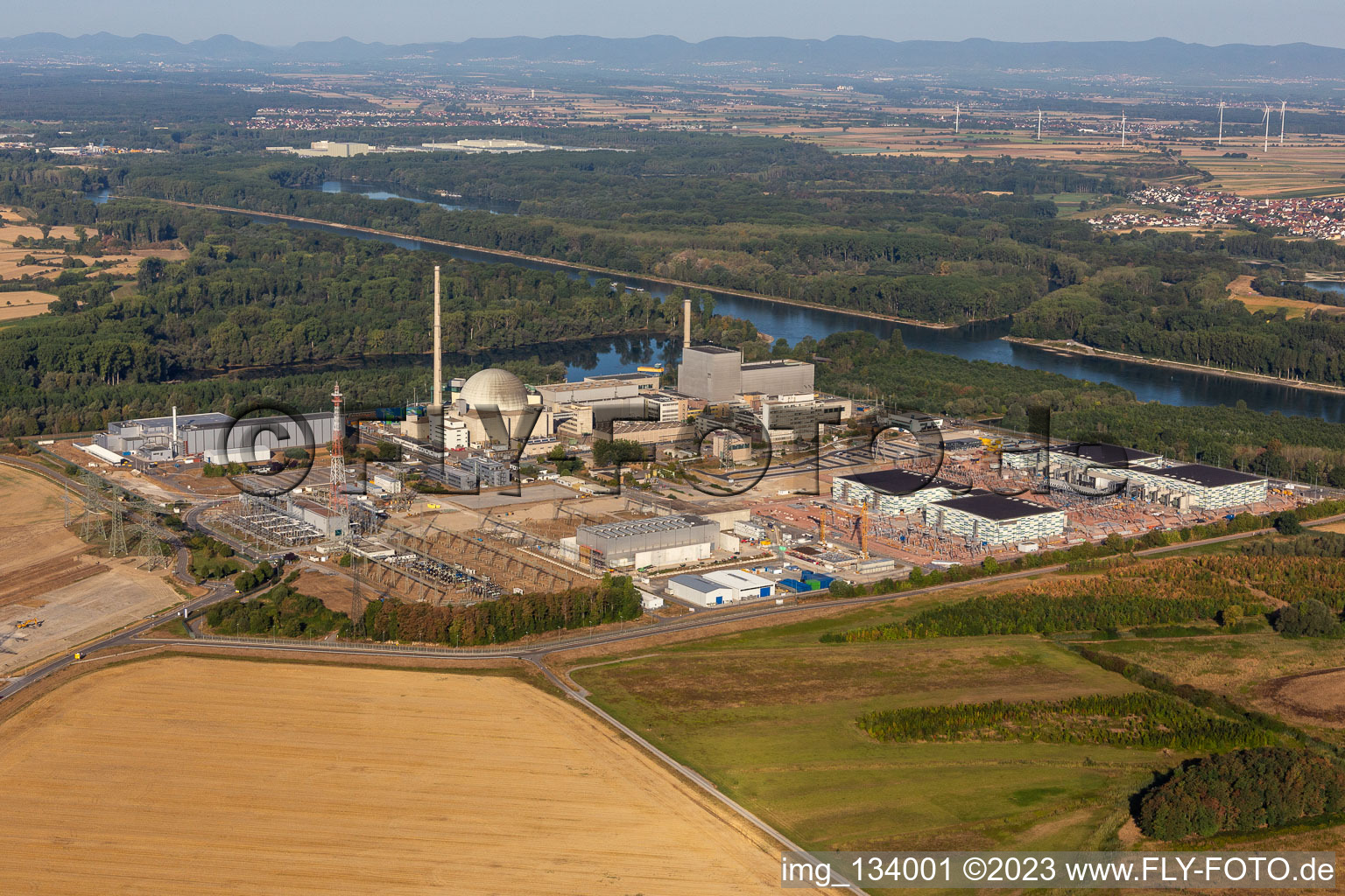 TransnetBW GmbH, sous-station à courant continu sur le site de la centrale nucléaire déclassée Philippsburg à Philippsburg dans le département Bade-Wurtemberg, Allemagne depuis l'avion