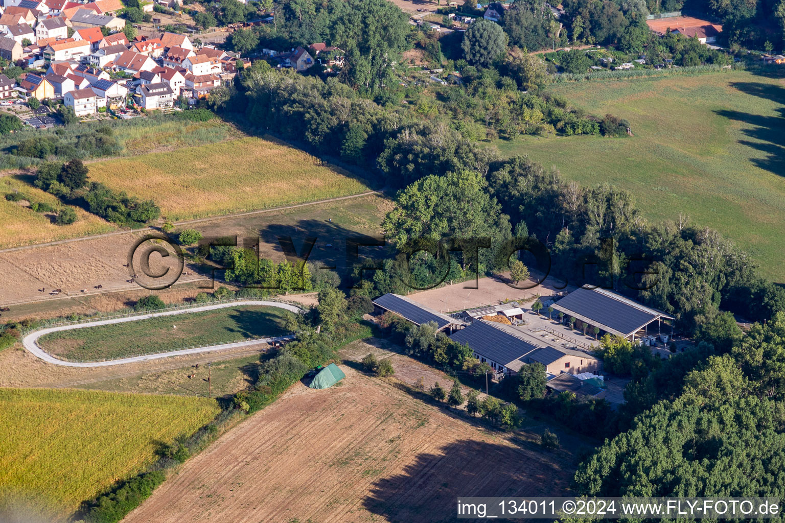 Vue aérienne de Kennelhof à le quartier Sondernheim in Germersheim dans le département Rhénanie-Palatinat, Allemagne