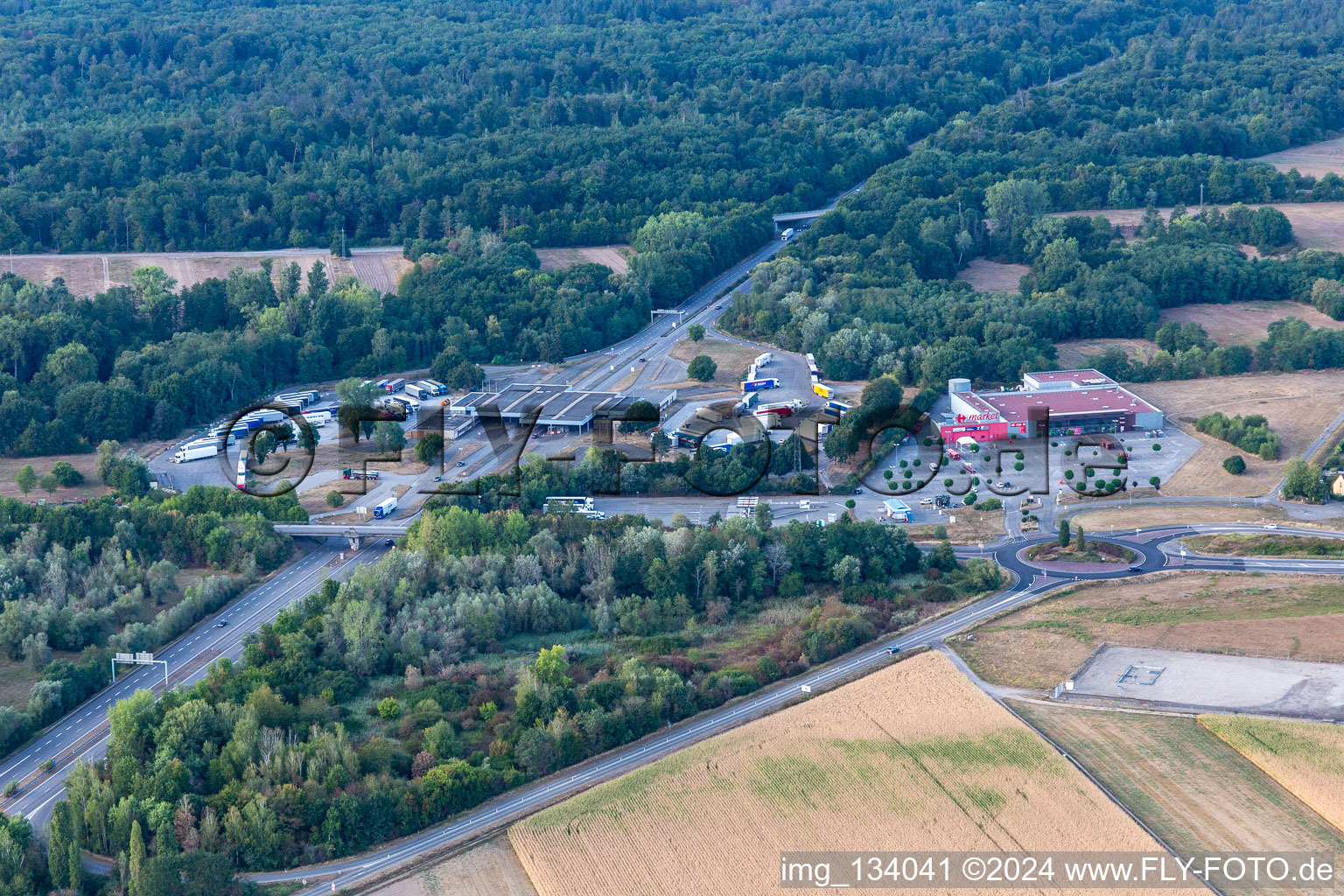 Vue aérienne de Ancien poste frontière à Scheibenhard dans le département Bas Rhin, France