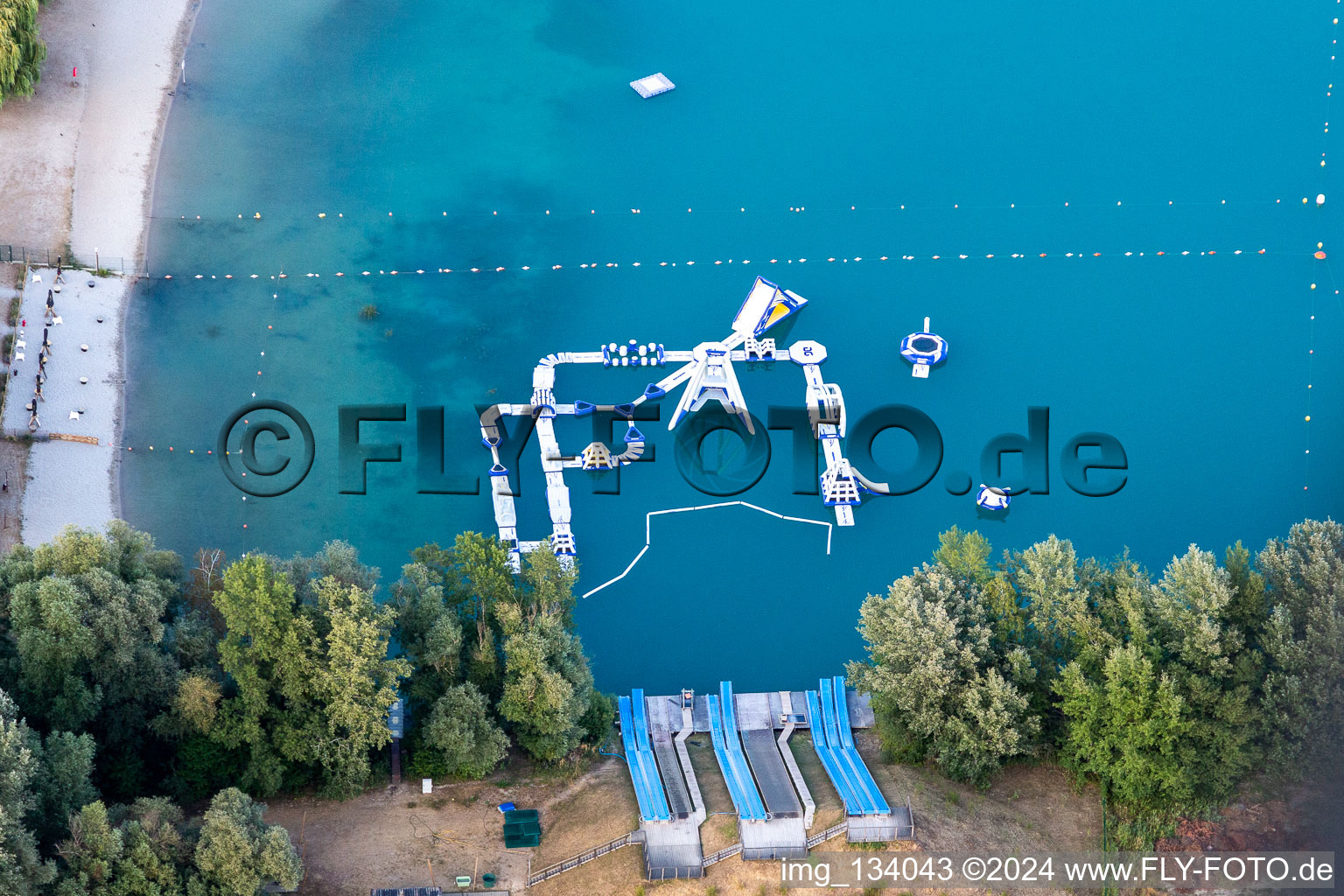 Vue aérienne de Parc Aquatique Saut Total à Lauterbourg dans le département Bas Rhin, France