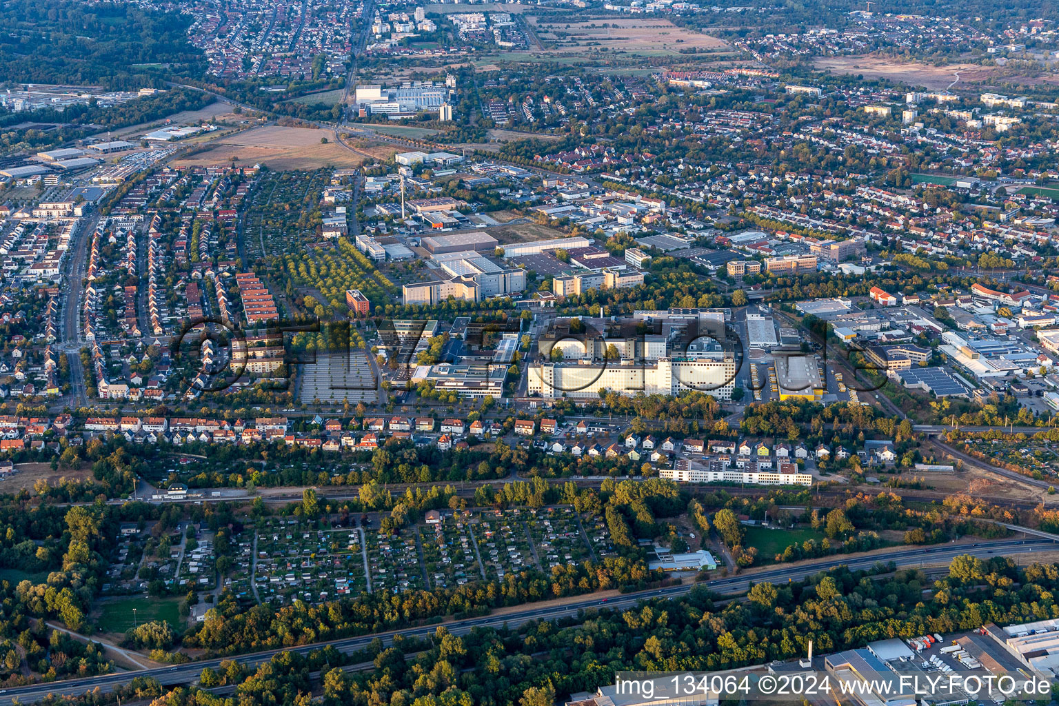 Vue aérienne de Siemens AG, succursale Karlsruhe à le quartier Knielingen in Karlsruhe dans le département Bade-Wurtemberg, Allemagne