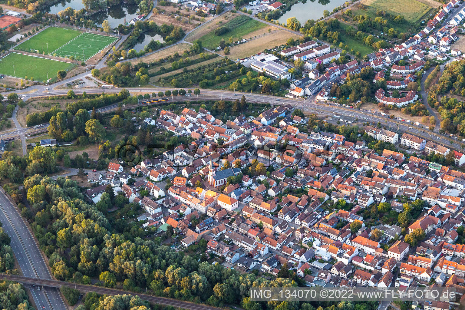 Vue oblique de Quartier Knielingen in Karlsruhe dans le département Bade-Wurtemberg, Allemagne
