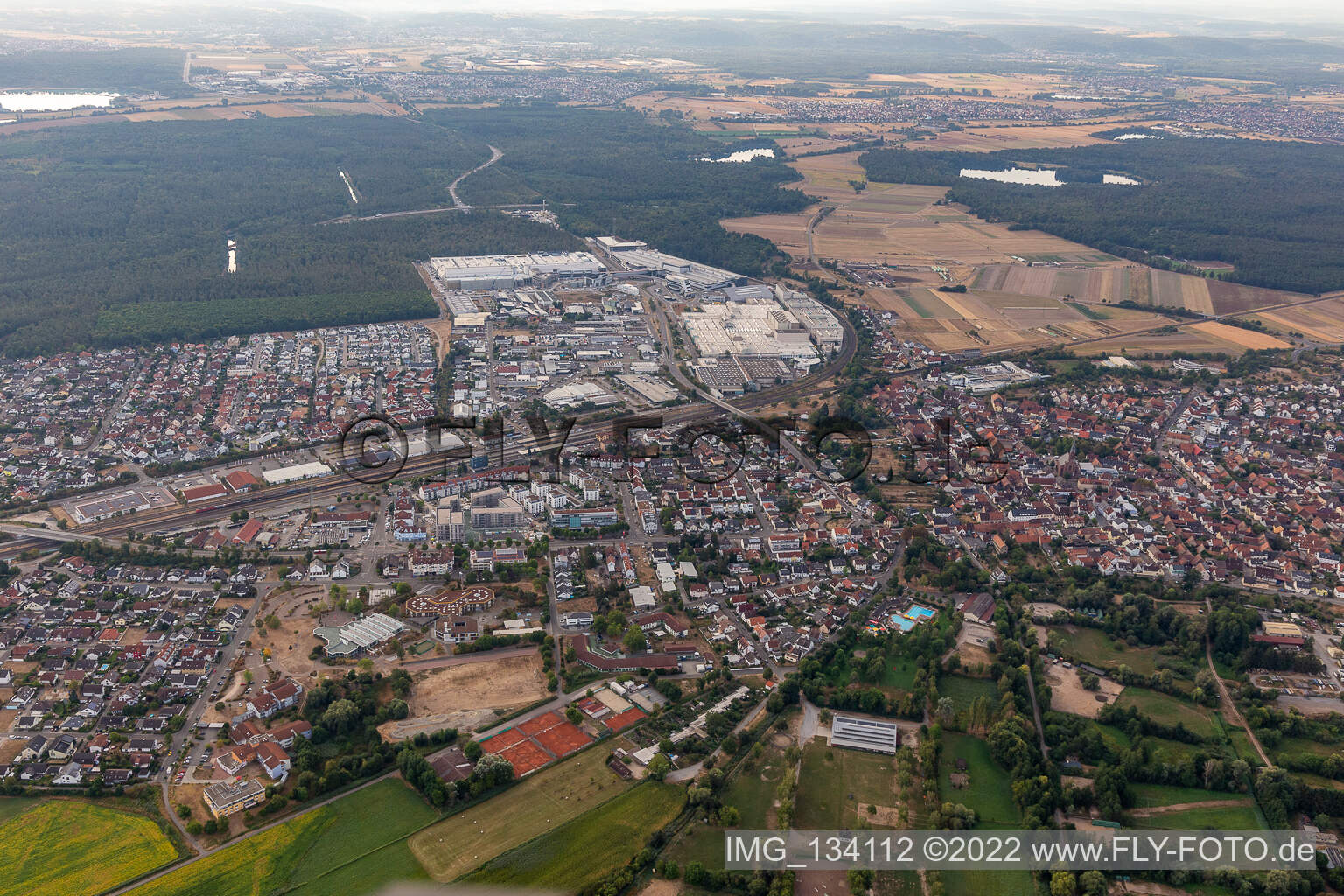 SEW-EURODRIVE GmbH & Co KG – usine de fabrication et mécanique/mécatronique SCC à le quartier Graben in Graben-Neudorf dans le département Bade-Wurtemberg, Allemagne d'en haut