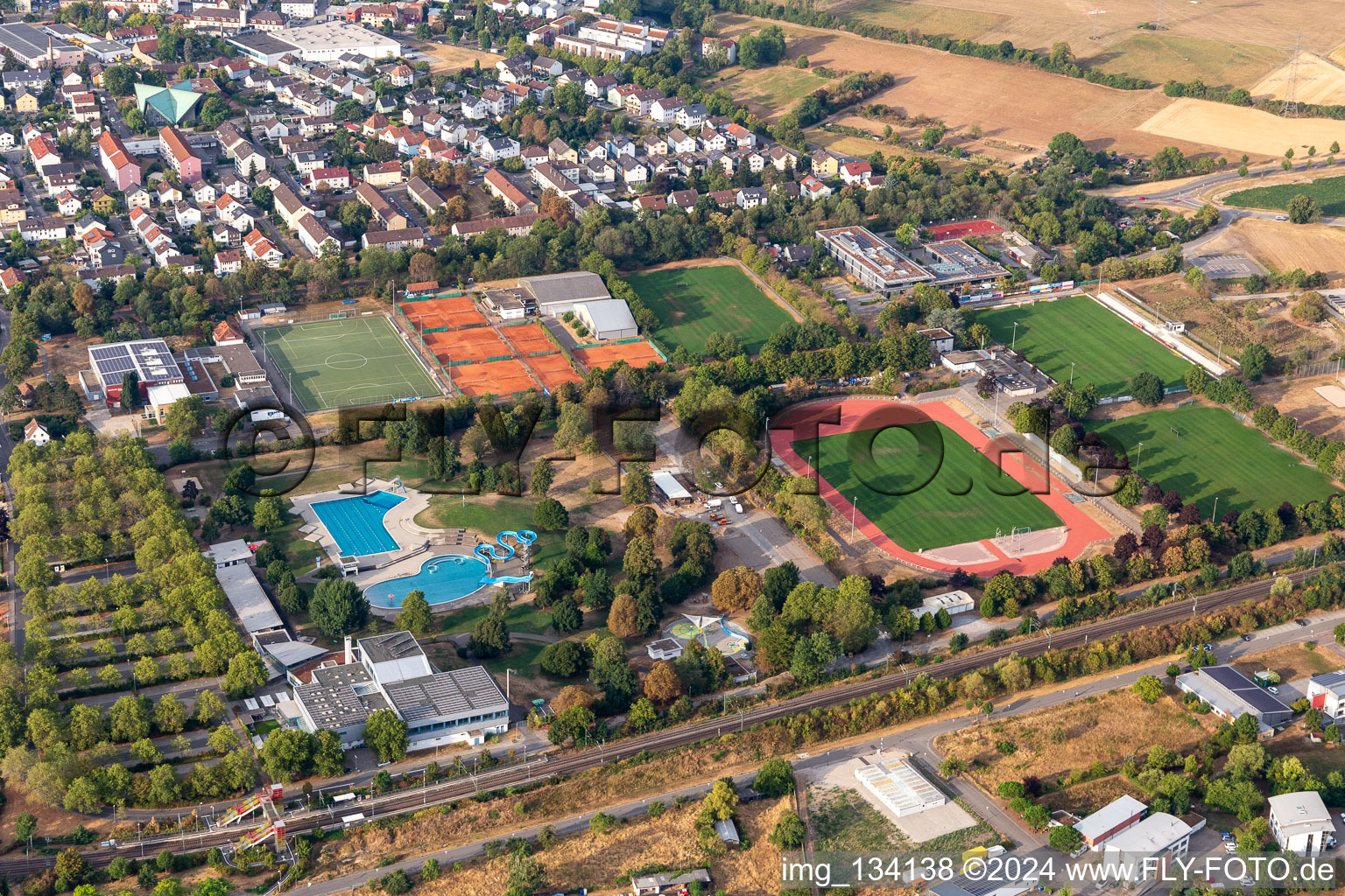 Vue aérienne de Centre sportif, TSG Bruchsal 1846 eV à Bruchsal dans le département Bade-Wurtemberg, Allemagne