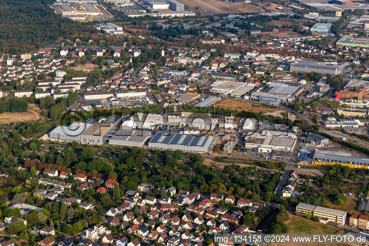 Vue aérienne de Zone industrielle Hardtgraben : MÖLLERTECH SÜD GMBH, NBHX Trim Group, HT RFS Solutions Gmbh à Bruchsal dans le département Bade-Wurtemberg, Allemagne