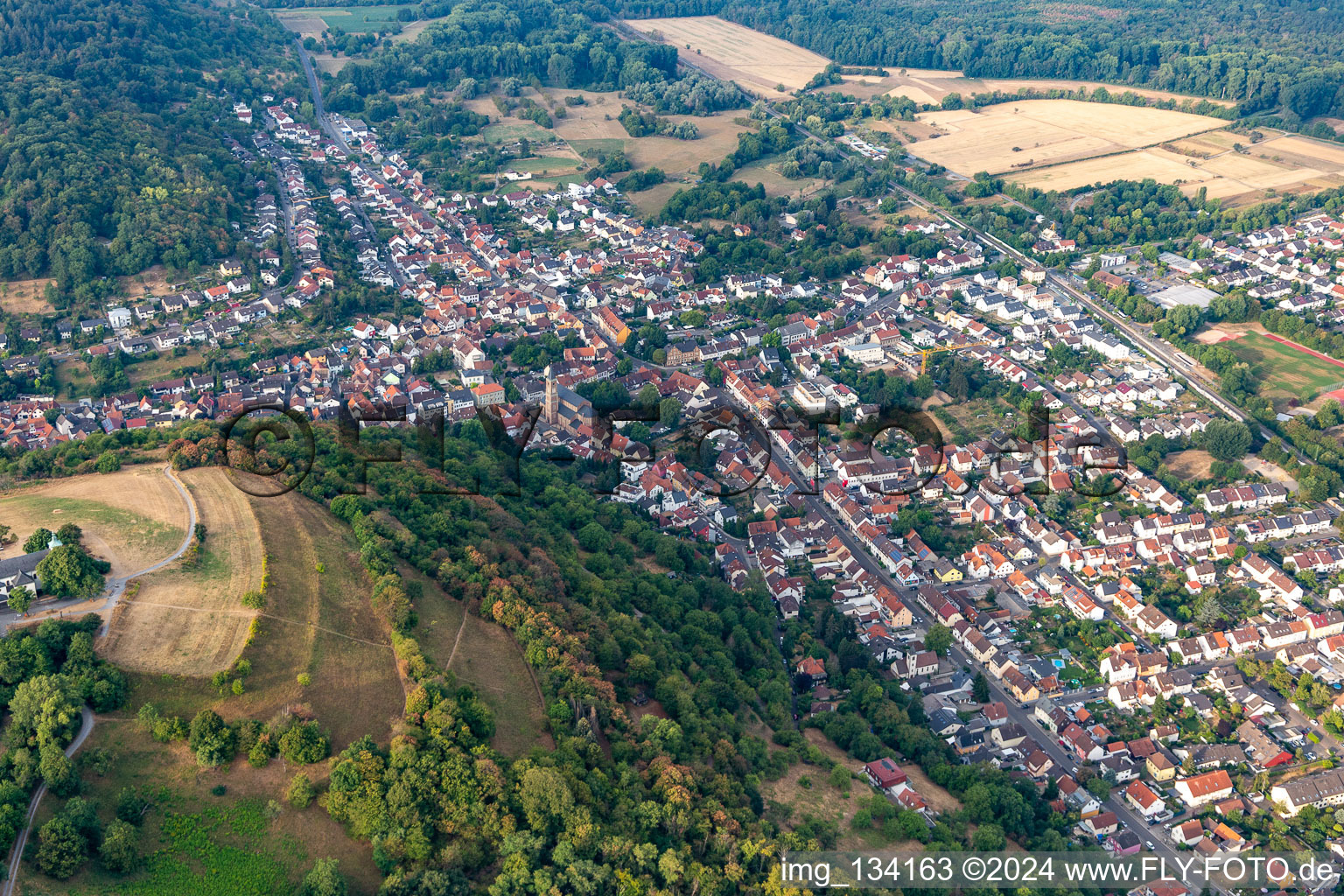 Vue aérienne de Quartier Untergrombach in Bruchsal dans le département Bade-Wurtemberg, Allemagne