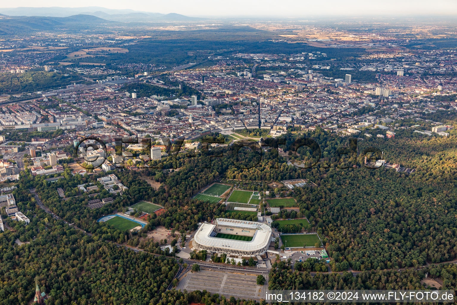 Photographie aérienne de Nouveau chantier pour le stade Wildpark du Karlsruher Sport-Club GmbH & Co. KGaA à le quartier Innenstadt-Ost in Karlsruhe dans le département Bade-Wurtemberg, Allemagne