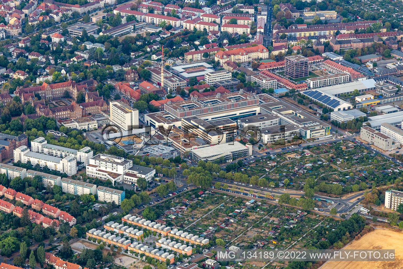 Vue aérienne de Hôpital municipal Karlsruhe à le quartier Nordweststadt in Karlsruhe dans le département Bade-Wurtemberg, Allemagne