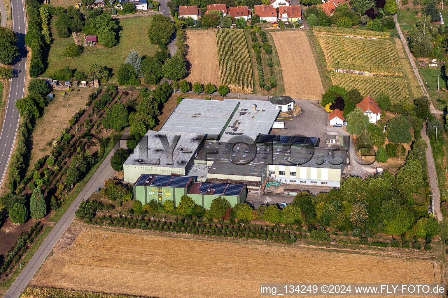 Vue aérienne de Julius Kimmle Weinkellerei GmbH & Co. KG à le quartier Kapellen in Kapellen-Drusweiler dans le département Rhénanie-Palatinat, Allemagne