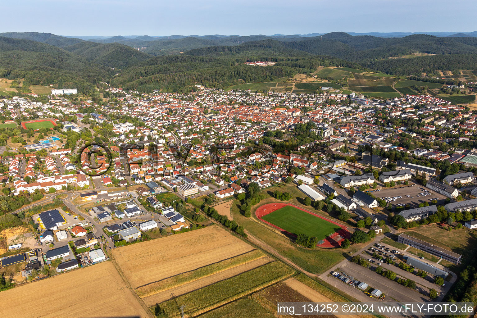 Bad Bergzabern dans le département Rhénanie-Palatinat, Allemagne depuis l'avion