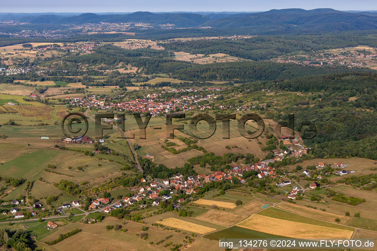 Vue aérienne de Mitschdorf à Gœrsdorf dans le département Bas Rhin, France