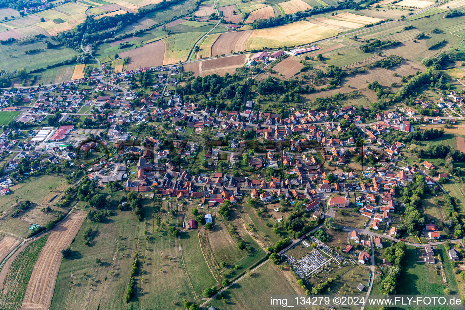 Preuschdorf dans le département Bas Rhin, France depuis l'avion