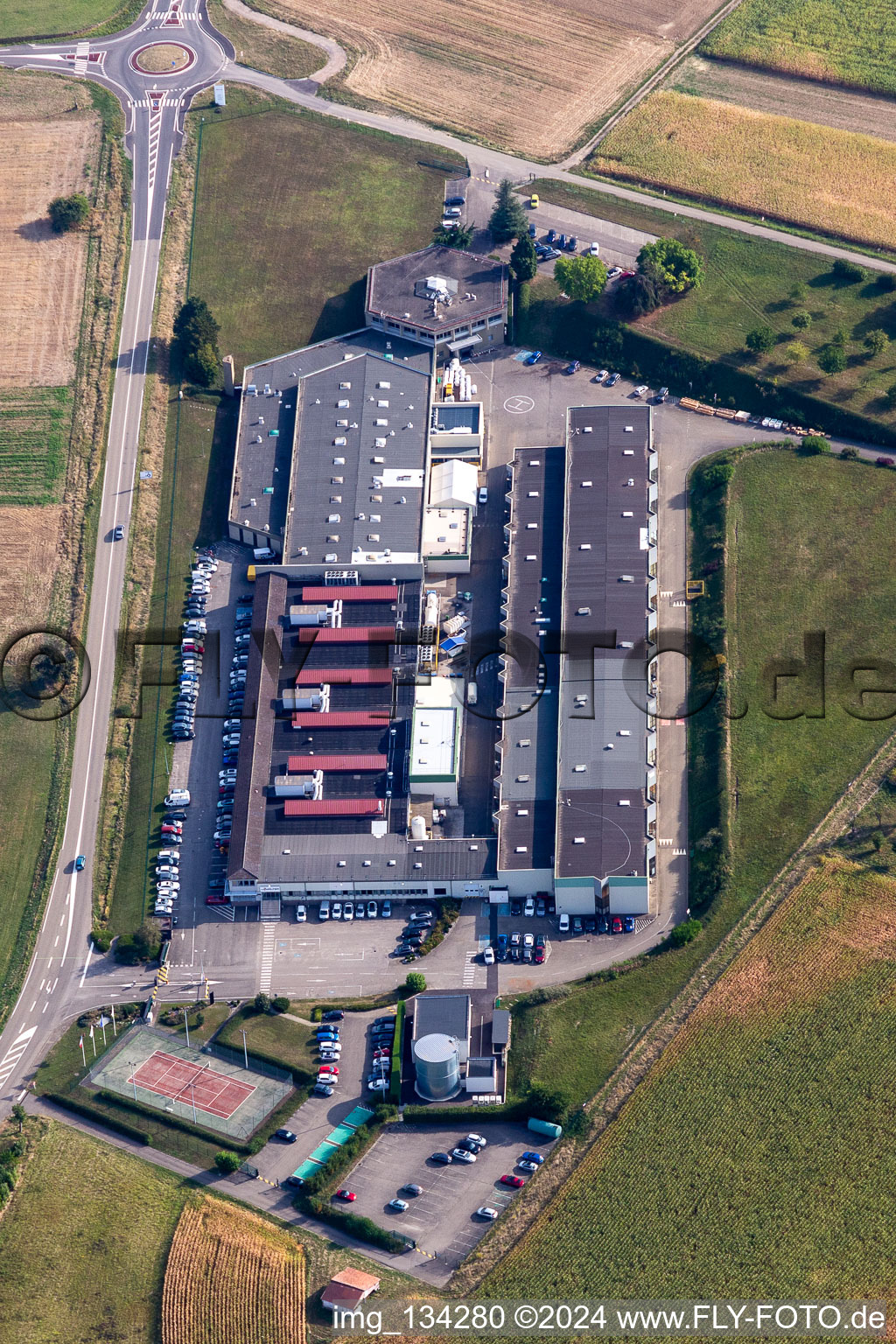 Vue aérienne de Outils Gunther à Soultz-sous-Forêts dans le département Bas Rhin, France