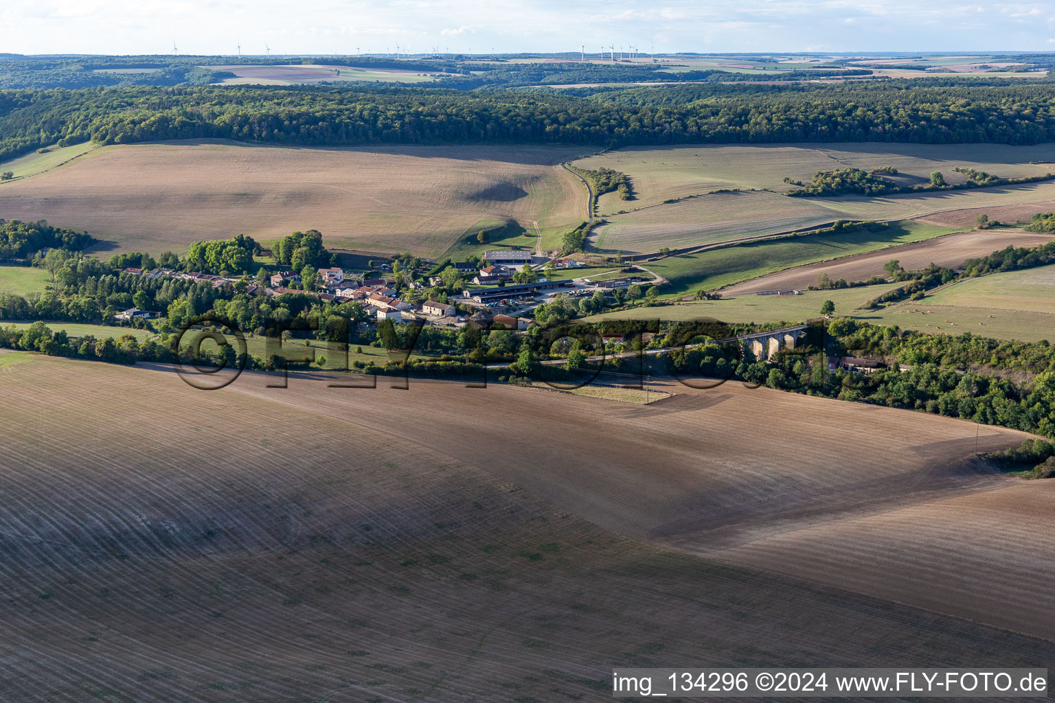 Vue aérienne de Thonnance-les-Moulins dans le département Haute Marne, France