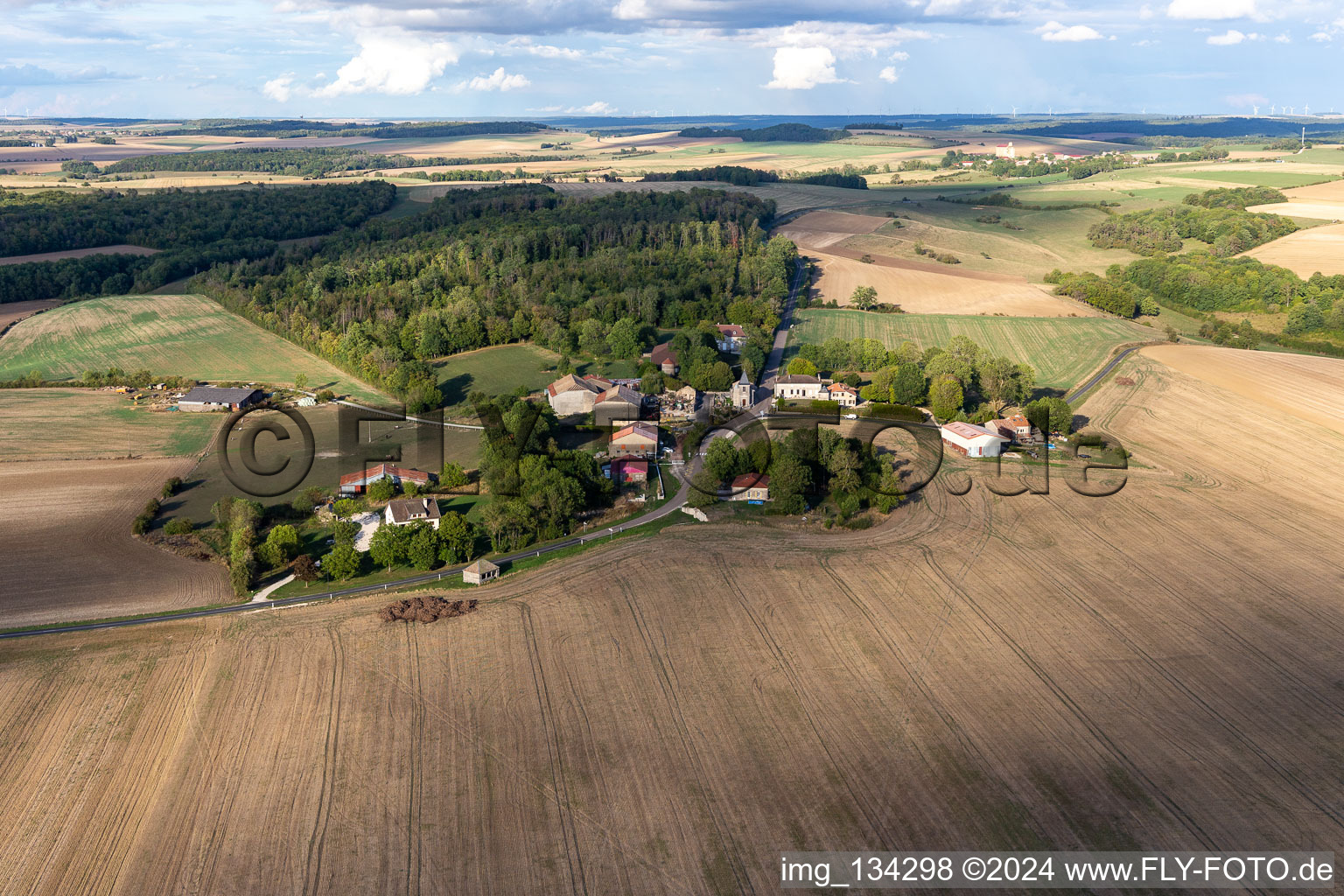 Vue aérienne de Brouthières à Thonnance-les-Moulins dans le département Haute Marne, France