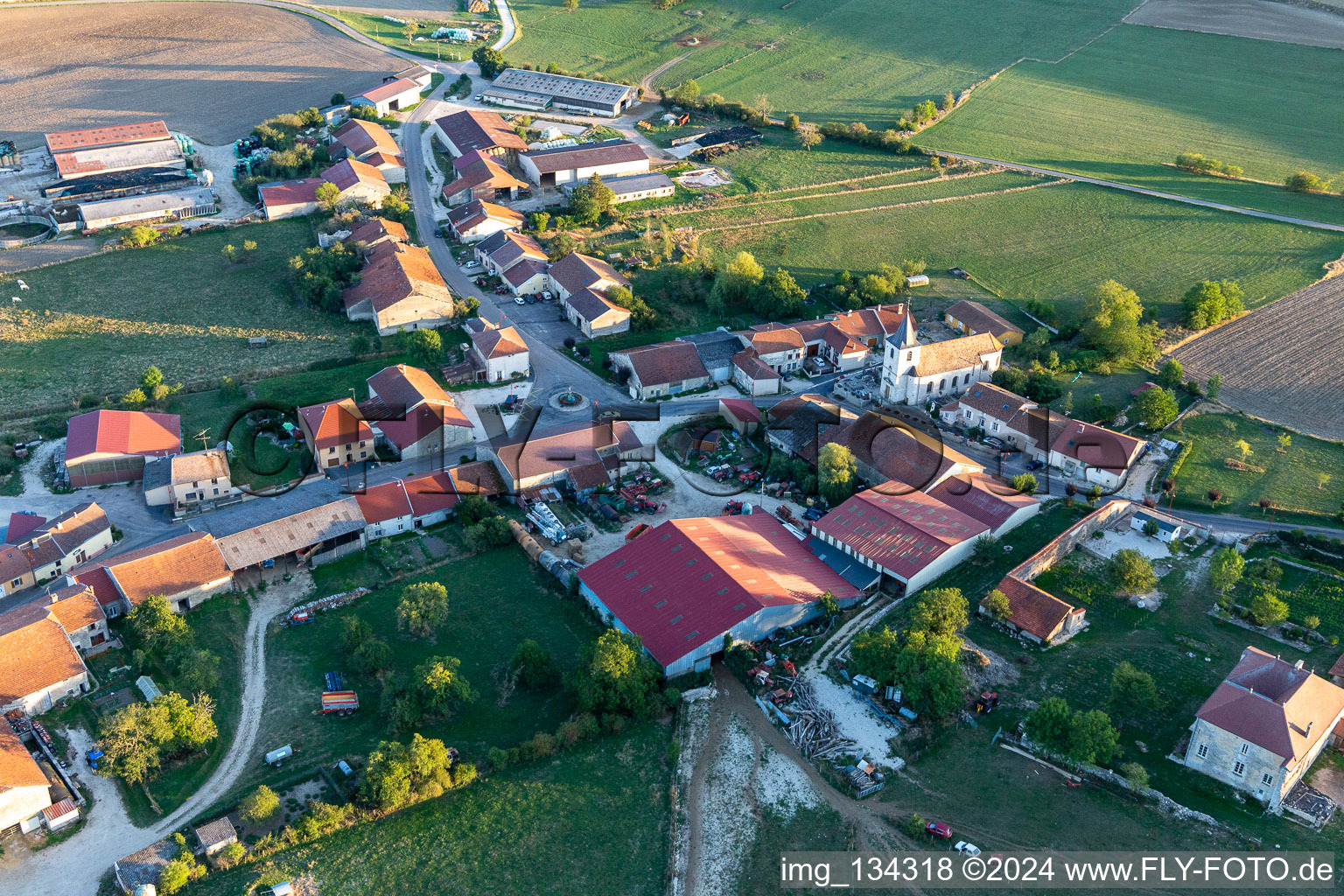 Vue aérienne de Lezéville dans le département Haute Marne, France