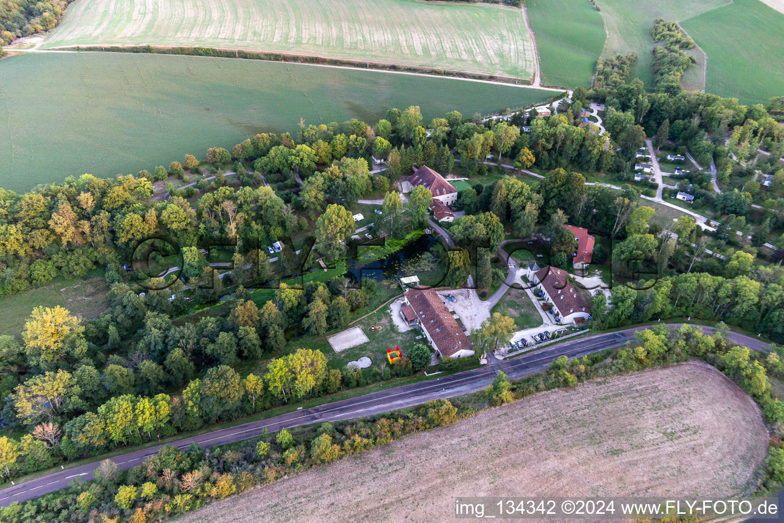 Vue oblique de Camping SAS Forge de Sainte Marie à Thonnance-les-Moulins dans le département Haute Marne, France