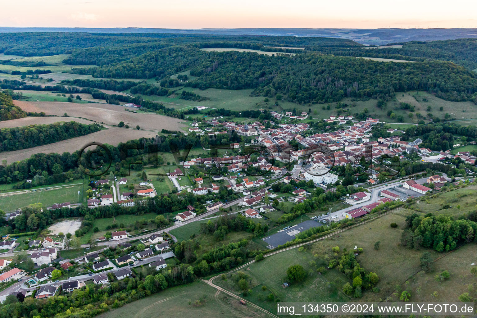 Vue aérienne de Poissons dans le département Haute Marne, France