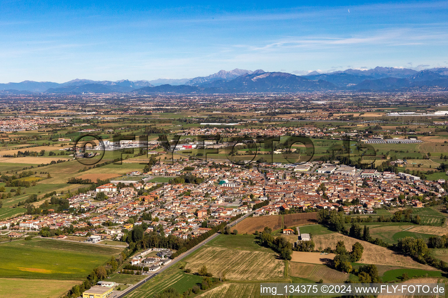 Vue aérienne de Mozzanica dans le département Bergamo, Italie