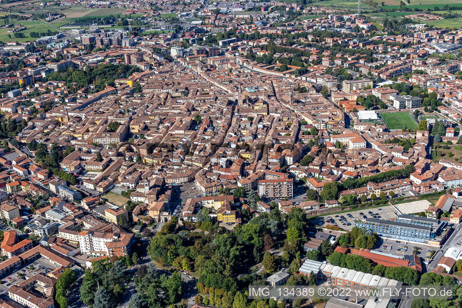 Vue aérienne de Vieille ville historique à Crema dans le département Cremona, Italie