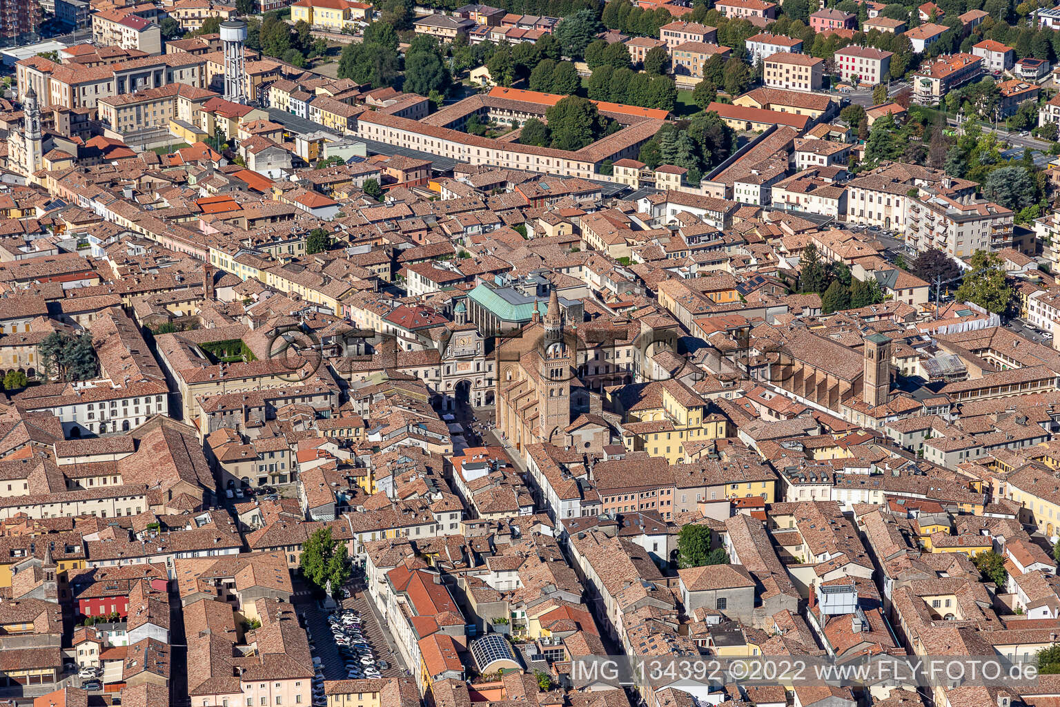 Vue aérienne de Cathédrale de Santa Maria Assunta à Crema dans le département Cremona, Italie